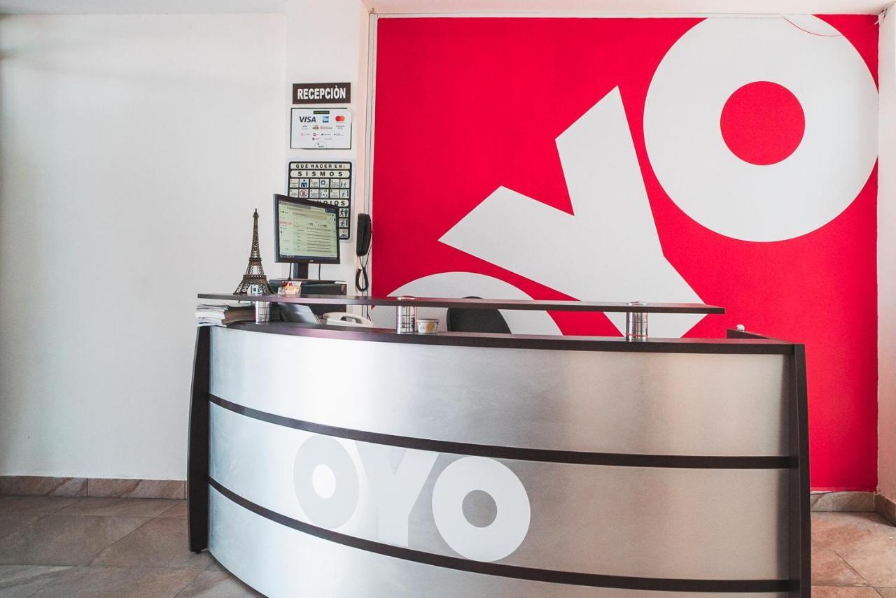 Oyo Hotel Home Express 툭스틀라 외부 사진