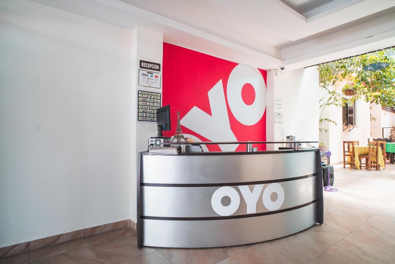 Oyo Hotel Home Express 툭스틀라 외부 사진